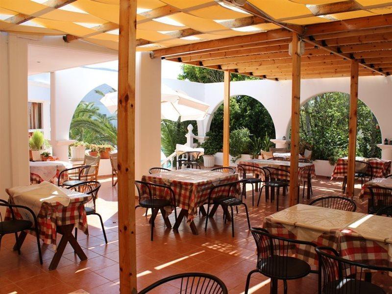 Eristos Beach Hotel Megalon Chorion  Exterior photo