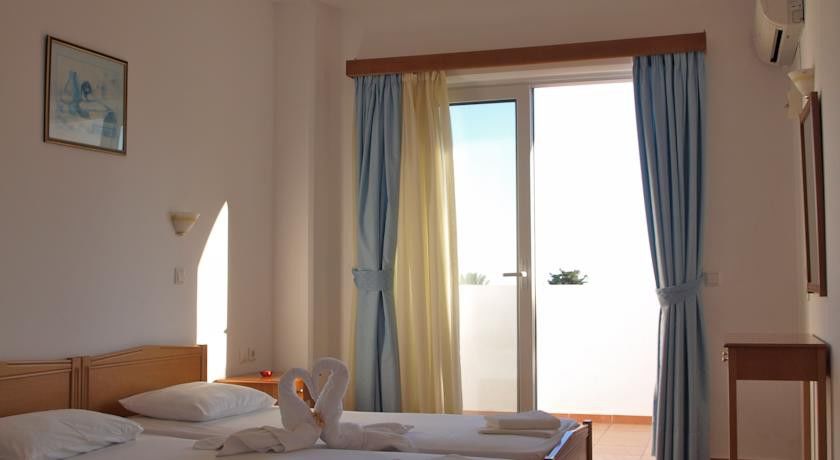 Eristos Beach Hotel Megalon Chorion  Exterior photo