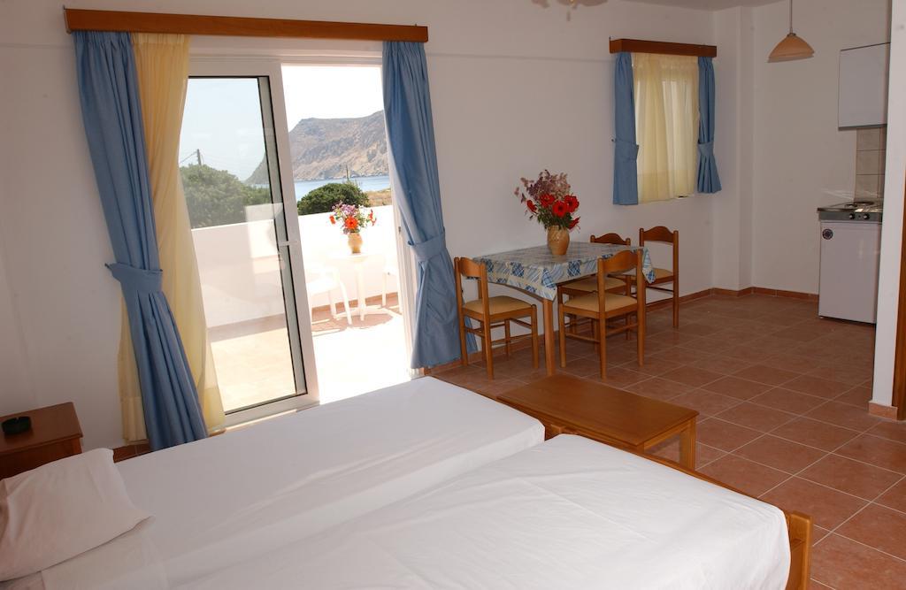 Eristos Beach Hotel Megalon Chorion  Exterior photo